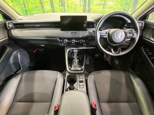 ヴェゼル ｅ：ＨＥＶ　Ｚ　純正９型ナビ　バックカメラ　ホンダセンシング　レーダークルーズ　禁煙車　電動リアゲート　コーナーセンサー　スマートキー　ＬＥＤヘッド　ビルトインＥＴＣ　オートハイビーム　車線逸脱警報　オートライト（2枚目）
