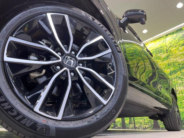 ヴェゼル ｅ：ＨＥＶ　Ｚ　純正９型ナビ　バックカメラ　ホンダセンシング　レーダークルーズ　禁煙車　電動リアゲート　コーナーセンサー　スマートキー　ＬＥＤヘッド　ビルトインＥＴＣ　オートハイビーム　車線逸脱警報　オートライト（13枚目）