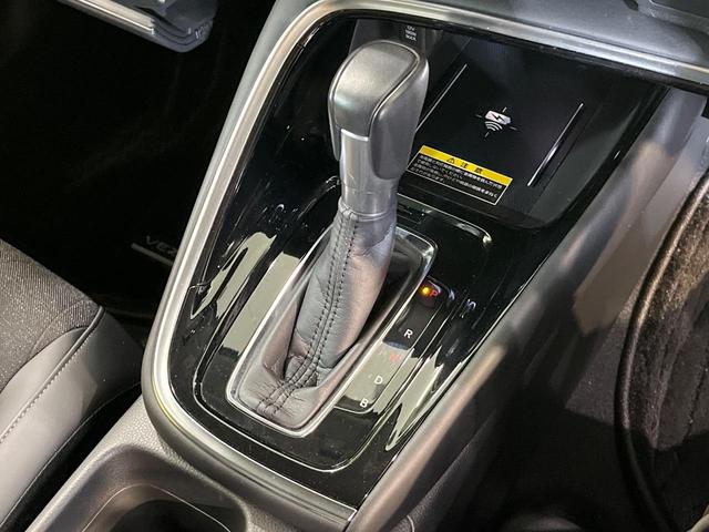ヴェゼル ｅ：ＨＥＶ　Ｚ　純正９型ナビ　バックカメラ　ホンダセンシング　レーダークルーズ　禁煙車　電動リアゲート　コーナーセンサー　スマートキー　ＬＥＤヘッド　ビルトインＥＴＣ　オートハイビーム　車線逸脱警報　オートライト（22枚目）