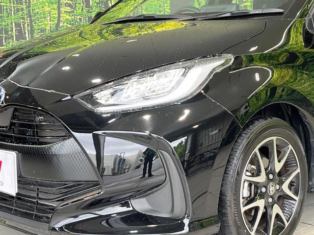 ヤリス ハイブリッドＺ　純正８型ナビ　バックカメラ　衝突被害軽減システム　レーダークルーズ　禁煙車　ドラレコ　コーナーセンサー　スマートキー　ＬＥＤ　ＥＴＣ　オートハイビーム　車線逸脱警報　オートライト　オートエアコン（12枚目）