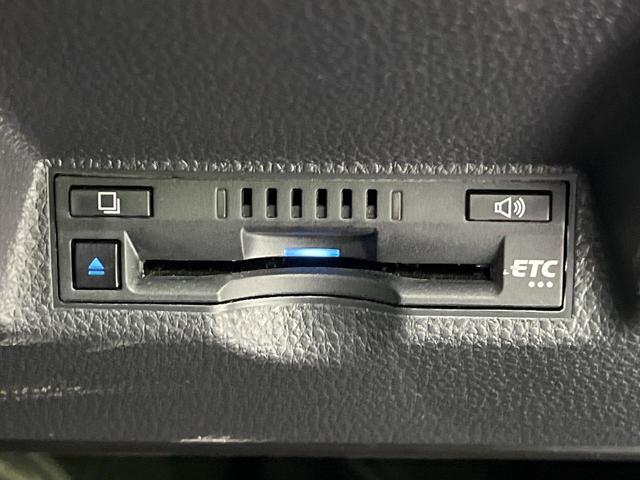 ヤリス ハイブリッドＺ　純正８型ナビ　バックカメラ　衝突被害軽減システム　レーダークルーズ　禁煙車　ドラレコ　コーナーセンサー　スマートキー　ＬＥＤ　ＥＴＣ　オートハイビーム　車線逸脱警報　オートライト　オートエアコン（23枚目）