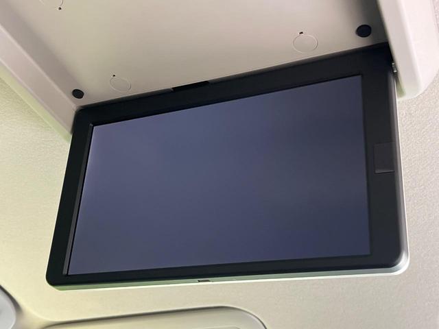 セレナ ｅ－パワー　ハイウェイスターＶ　純正１０型ナビ　後席モニター　プロパイロット　インテリジェントエマージェンシーブレーキ　両側電動スライドドア　ＢＳＭ　ＬＥＤヘッドライト　ＥＴＣ　ドラレコ　Ｗエアコン　サンシェード　電動パーキング（4枚目）