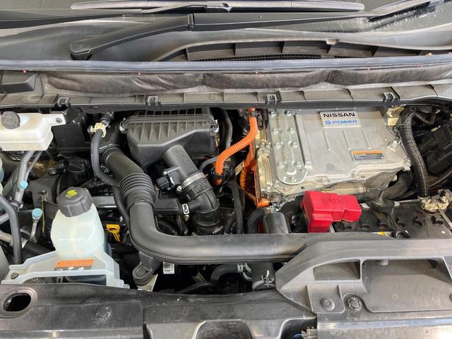 セレナ ｅ－パワー　ハイウェイスターＶ　純正１０型ナビ　後席モニター　プロパイロット　インテリジェントエマージェンシーブレーキ　両側電動スライドドア　ＢＳＭ　ＬＥＤヘッドライト　ＥＴＣ　ドラレコ　Ｗエアコン　サンシェード　電動パーキング（18枚目）