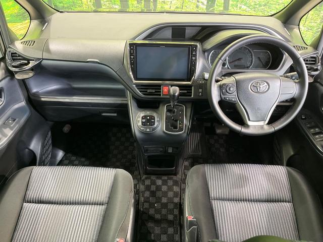 ヴォクシー ＺＳ　煌　両側電動ドア　ＢＩＧ－Ｘ１０型ナビ　バックカメラ　禁煙車　コーナーセンサー　スマートキー　ＬＥＤヘッド　ビルトインＥＴＣ　オートライト　デュアルエアコン　純正１６インチアルミ　リアクーラー（2枚目）