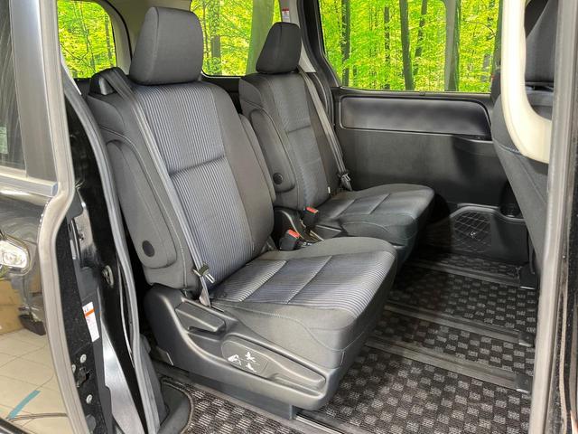 ヴォクシー ＺＳ　煌　両側電動ドア　ＢＩＧ－Ｘ１０型ナビ　バックカメラ　禁煙車　コーナーセンサー　スマートキー　ＬＥＤヘッド　ビルトインＥＴＣ　オートライト　デュアルエアコン　純正１６インチアルミ　リアクーラー（11枚目）