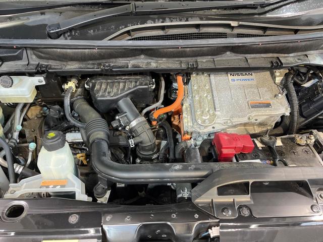 セレナ ｅ－パワー　ハイウェイスターＶ　両側電動ドア　純正１０型ナビ　後席モニター　全周囲カメラ　衝突被害軽減システム　プロパイロット　禁煙車　ドラレコ　コーナーセンサー　スマートキー　ＬＥＤヘッド　ビルトインＥＴＣ　パークアシスト（18枚目）