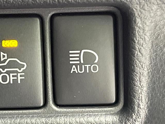 Ｃ－ＨＲ Ｇ　モデリスタフルエアロ　純正９型ナビ　バックカメラ　衝突被害軽減システム　レーダークルーズ　禁煙車　ハーフレザーシート　ドラレコ　コーナーセンサー　ＬＥＤヘッド　ビルトインＥＴＣ　オートハイビーム（30枚目）