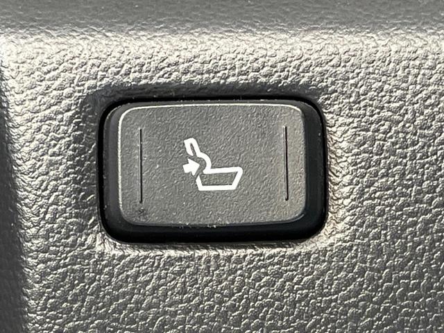 Ｃ－ＨＲ Ｇ　モデリスタフルエアロ　純正９型ナビ　バックカメラ　衝突被害軽減システム　レーダークルーズ　禁煙車　ハーフレザーシート　ドラレコ　コーナーセンサー　ＬＥＤヘッド　ビルトインＥＴＣ　オートハイビーム（31枚目）