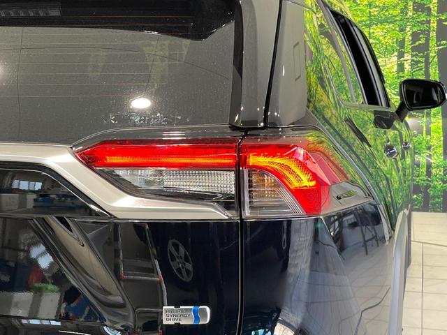 ＲＡＶ４ ハイブリッドＧ　４ＷＤ　純正１０．５型ナビ　全周囲カメラ　衝突被害軽減システム　１００Ｖ電源　レーダークルーズ　禁煙車　電動リアゲート　前席シートエアコン　メモリー機能付パワーシート　コーナーセンサー（56枚目）