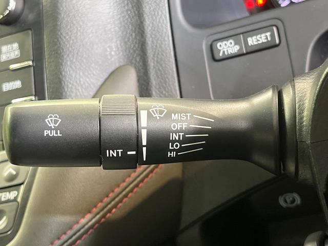 クラウン アスリート　純正ＨＤＤナビ　バックカメラ　禁煙車　コーナーセンサー　スマートキー　ＨＩＤヘッド　ビルトインＥＴＣ　クルコン　オートライト　デュアルエアコン　純正１８インチアルミ　ＣＤ　ＤＶＤ再生　フルセグ（32枚目）