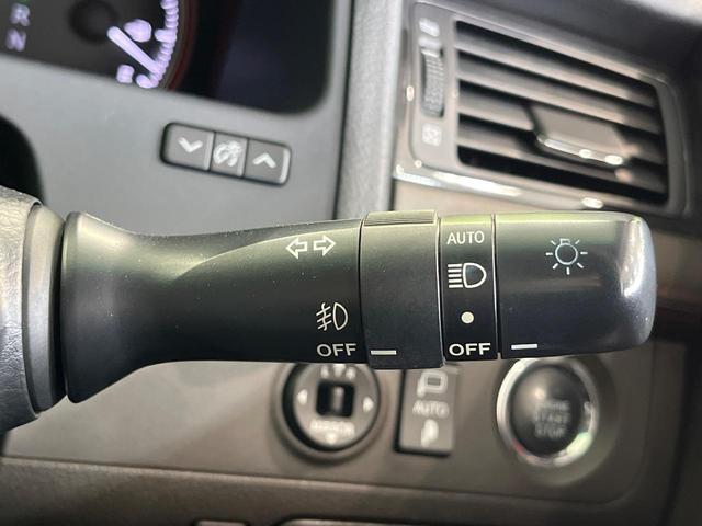 クラウン アスリート　純正ＨＤＤナビ　バックカメラ　禁煙車　コーナーセンサー　スマートキー　ＨＩＤヘッド　ビルトインＥＴＣ　クルコン　オートライト　デュアルエアコン　純正１８インチアルミ　ＣＤ　ＤＶＤ再生　フルセグ（33枚目）