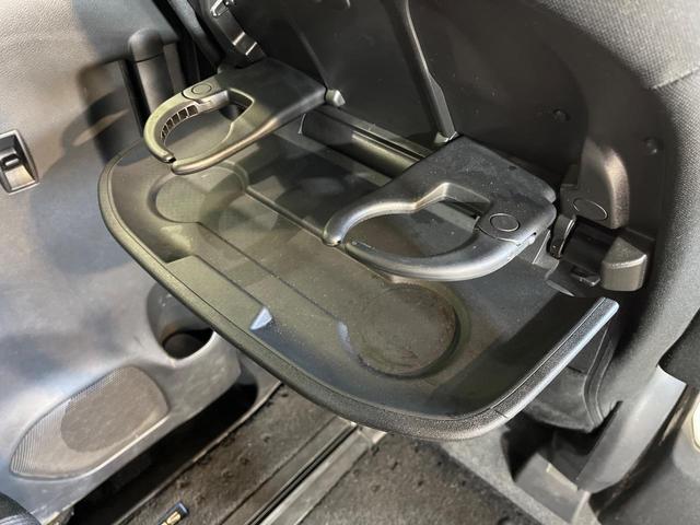 セレナ e-パワー ハイウェイスターV 両側電動ドア 純正10インチナビ 後席モニター 全周囲カメラ プロパイロット エマージェンシーブレーキ 禁煙車 ドラレコ コーナーセンサー LEDヘッド ETC オートライト オートエアコン(39枚目)