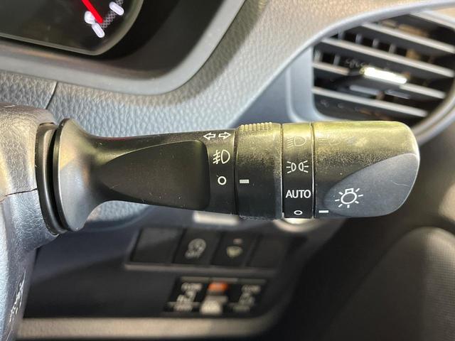 ヴォクシー ZS 煌 両側電動ドア SDナビ フリップダウンモニター バックカメラ 禁煙車 スマートキー LED ETC オートライト 純正16インチアルミ リアエアコン CD DVD再生 フルセグ(29枚目)