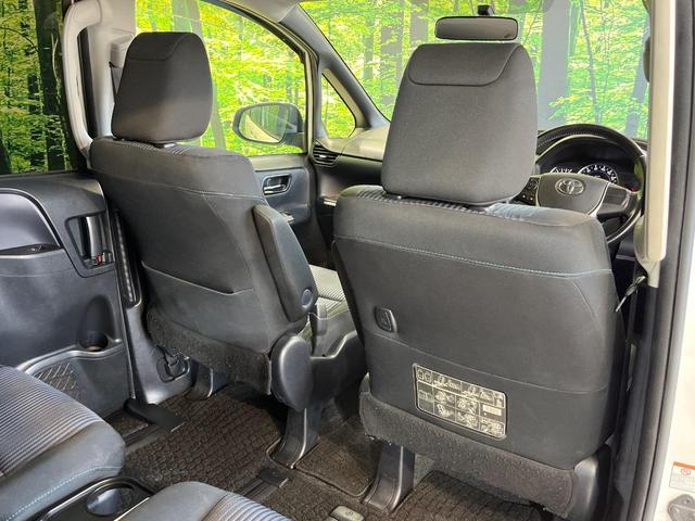 ヴォクシー ZS 煌 両側電動ドア SDナビ フリップダウンモニター バックカメラ 禁煙車 スマートキー LED ETC オートライト 純正16インチアルミ リアエアコン CD DVD再生 フルセグ(40枚目)