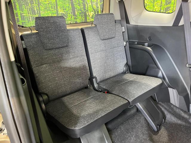 シエンタ ハイブリッドＺ　純正１０．５インチナビ　全周囲カメラ　衝突軽減システム　レーダークルーズ　禁煙車　コーナーセンサー　ＬＥＤヘッド　ＥＴＣ　オートハイビーム　車線逸脱警報　オートライト　オートエアコン（10枚目）