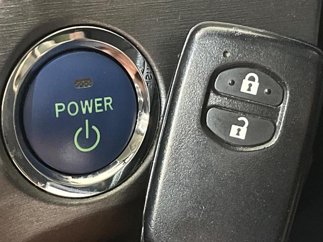 プリウス S 純正SDナビ バックカメラ 禁煙車 スマートキー HIDヘッド ビルトインETC オートライト オートエアコン Bluetooth CD フルセグ 純正15インチアルミ(5枚目)