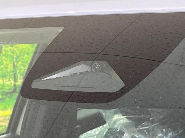 WR-V X 登録済未使用車 純正SDナビ バックカメラ 衝突被害軽減システム レーダークルーズ 禁煙車 コーナーセンサー スマートキー LEDヘッド オートハイビーム 車線逸脱警報 オートライト オートエアコン(3枚目)