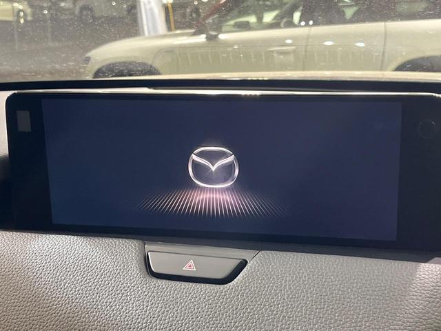 ＣＸ－６０ ＸＤ　Ｌパッケージ　純正１２．３インチナビ　全周囲カメラ　衝突軽減　レーダークルーズ　禁煙車　電動リアゲート　レザーシート　コーナーセンサー　スマートキー　ＬＥＤヘッド　車線逸脱警報　オートライト（4枚目）