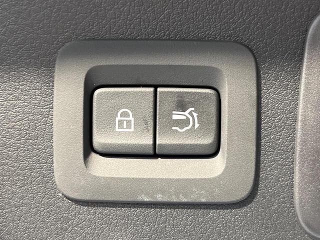 ＣＸ－６０ ＸＤ　Ｌパッケージ　純正１２．３インチナビ　全周囲カメラ　衝突軽減　レーダークルーズ　禁煙車　電動リアゲート　レザーシート　コーナーセンサー　スマートキー　ＬＥＤヘッド　車線逸脱警報　オートライト（6枚目）