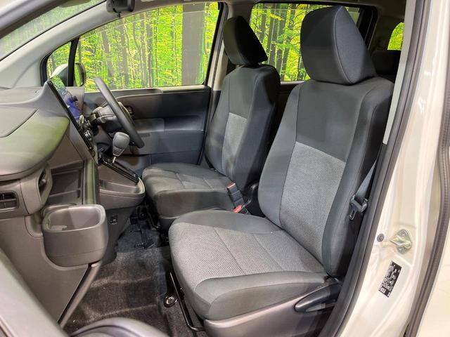 シエンタ ハイブリッドＧ　１０．５インチナビ　両側電動ドア　全周囲カメラ　衝突被害軽減システム　１００Ｖ電源　レーダークルーズ　禁煙車　コーナーセンサー　スマートキー　ＬＥＤヘッド　ビルトインＥＴＣ　オートハイビーム（31枚目）