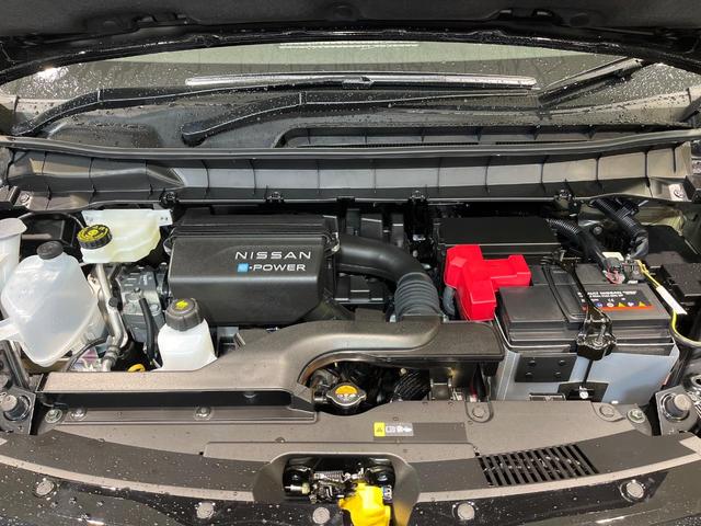 セレナ e-パワー ハイウェイスターV 登録済み未使用車 プロパイロット 純正12インチナビ 全周囲カメラ 衝突軽減システム クリアランスソナー 両側パワースライドドア ブラインドスポットモニター ETC2.0 フルセグTV(18枚目)