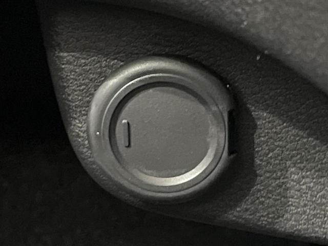 セレナ e-パワー ハイウェイスターV 登録済み未使用車 プロパイロット 純正12インチナビ 全周囲カメラ 衝突軽減システム クリアランスソナー 両側パワースライドドア ブラインドスポットモニター ETC2.0 フルセグTV(37枚目)