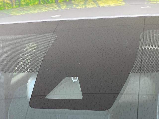 【トヨタセーフティセンス】走行中に前方の車両等を認識し、衝突しそうな時は警報とブレーキで衝突回避と被害軽減をアシスト。より安全にドライブをお楽しみいただけます。