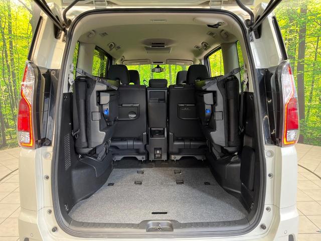 セレナ ハイウェイスター　プロパイロットエディション　両側電動ドア　純正９型ナビ　フリップダウンモニター　バックカメラ　衝突被害軽減　プロパイロット　禁煙車　コーナーセンサー　スマートキー　ＬＥＤヘッド　ビルトインＥＴＣ　車線逸脱警報　オートライト（11枚目）