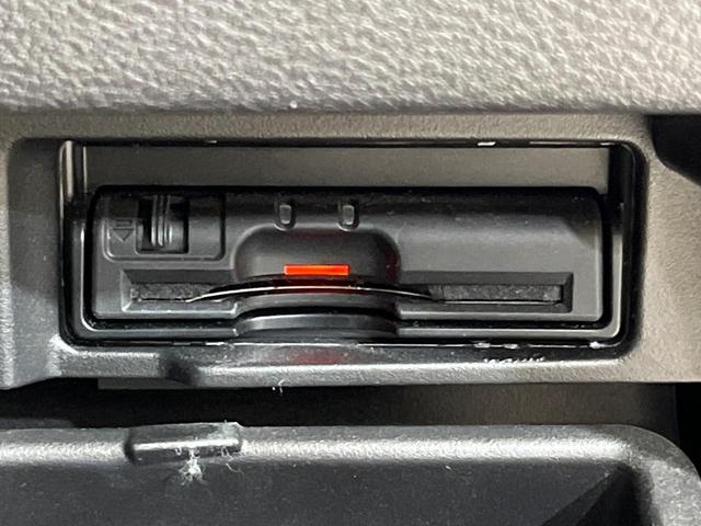 セレナ ハイウェイスター　プロパイロットエディション　両側電動ドア　純正９型ナビ　フリップダウンモニター　バックカメラ　衝突被害軽減　プロパイロット　禁煙車　コーナーセンサー　スマートキー　ＬＥＤヘッド　ビルトインＥＴＣ　車線逸脱警報　オートライト（23枚目）