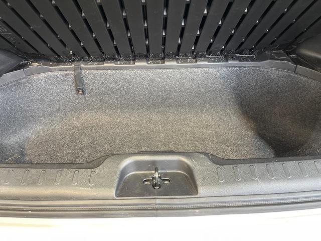 セレナ ハイウェイスター　プロパイロットエディション　両側電動ドア　純正９型ナビ　フリップダウンモニター　バックカメラ　衝突被害軽減　プロパイロット　禁煙車　コーナーセンサー　スマートキー　ＬＥＤヘッド　ビルトインＥＴＣ　車線逸脱警報　オートライト（42枚目）