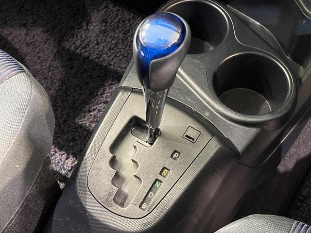 アクア S 純正SDナビ バックカメラ 禁煙車 スマートキー ビルトインETC オートライト オートエアコン Bluetooth CD 地デジ(21枚目)