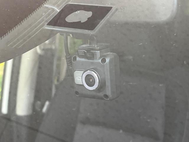 セレナ ハイウェイスターＧ　両側電動ドア　ＢＩＧ－Ｘ９型ナビ　後席モニター　全周囲カメラ　衝突被害軽減システム　禁煙車　コーナーセンサー　スマートキー　ＬＥＤヘッド　ビルトインＥＴＣ　クルコン　パークアシスト　オートライト（50枚目）