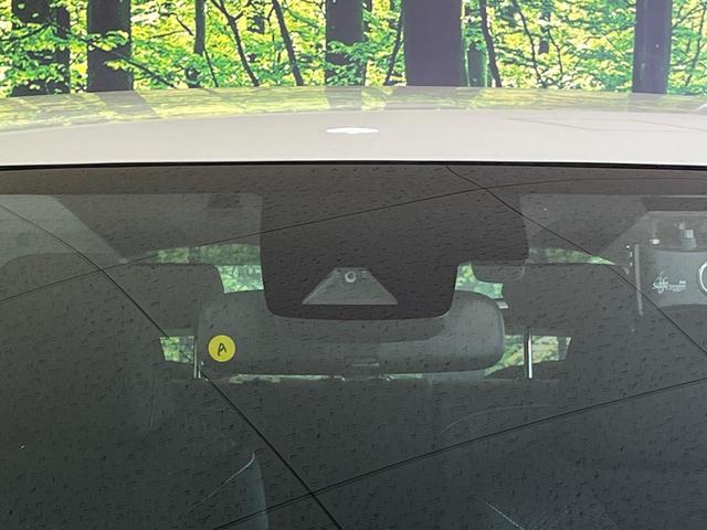 プリウスPHV A 純正9型ナビ 全周囲カメラ 衝突被害軽減システム レーダークルーズ 禁煙車 パワーシート ドラレコ コーナーセンサー スマートキー LEDヘッド ビルトインETC オートハイビーム 車線逸脱警報(5枚目)