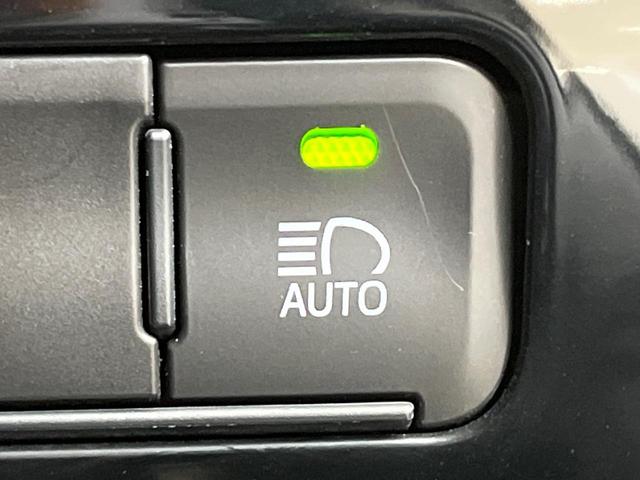 プリウスPHV A 純正9型ナビ 全周囲カメラ 衝突被害軽減システム レーダークルーズ 禁煙車 パワーシート ドラレコ コーナーセンサー スマートキー LEDヘッド ビルトインETC オートハイビーム 車線逸脱警報(35枚目)