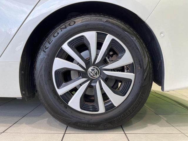 プリウスPHV A 純正9型ナビ 全周囲カメラ 衝突被害軽減システム レーダークルーズ 禁煙車 パワーシート ドラレコ コーナーセンサー スマートキー LEDヘッド ビルトインETC オートハイビーム 車線逸脱警報(57枚目)