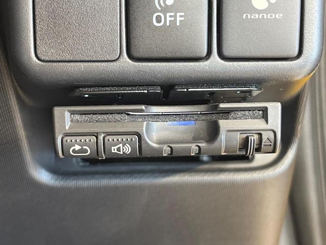 アクア X-アーバン 純正9型ナビ バックカメラ 禁煙車 ハーフレザーシート スマートキー LEDヘッド ETC オートライト オートエアコン 純正16インチアルミ Bluetooth CD DVD再生 フルセグ(6枚目)