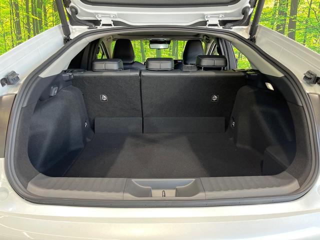 プリウス Z ガラスルーフ 純正12型ナビ 全周囲カメラ 衝突被害軽減 デジタルミラー レーダークルーズ 禁煙車 電動リアゲート シートエアコン パワーシート コーナーセンサー スマートキー LED ETC(10枚目)