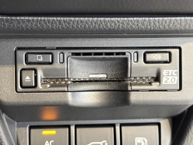 プリウス Z ガラスルーフ 純正12型ナビ 全周囲カメラ 衝突被害軽減 デジタルミラー レーダークルーズ 禁煙車 電動リアゲート シートエアコン パワーシート コーナーセンサー スマートキー LED ETC(45枚目)