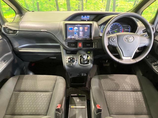 ヴォクシー ハイブリッドＶ　モデリスタエアロ　両側電動ドア　純正９型ナビ　後席モニター　バックカメラ　禁煙車　スマートキー　ＬＥＤヘッド　ビルトインＥＴＣ　クルーズコントロール　オートライト　デュアルエアコン（2枚目）