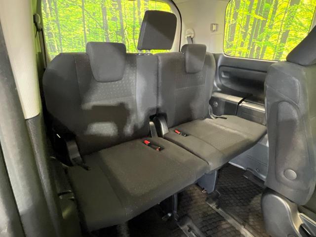 ヴォクシー ハイブリッドＶ　モデリスタエアロ　両側電動ドア　純正９型ナビ　後席モニター　バックカメラ　禁煙車　スマートキー　ＬＥＤヘッド　ビルトインＥＴＣ　クルーズコントロール　オートライト　デュアルエアコン（10枚目）