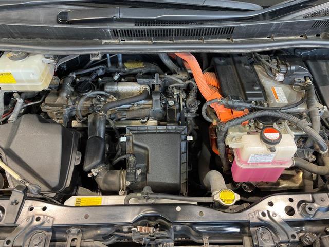 ヴォクシー ハイブリッドＶ　モデリスタエアロ　両側電動ドア　純正９型ナビ　後席モニター　バックカメラ　禁煙車　スマートキー　ＬＥＤヘッド　ビルトインＥＴＣ　クルーズコントロール　オートライト　デュアルエアコン（19枚目）