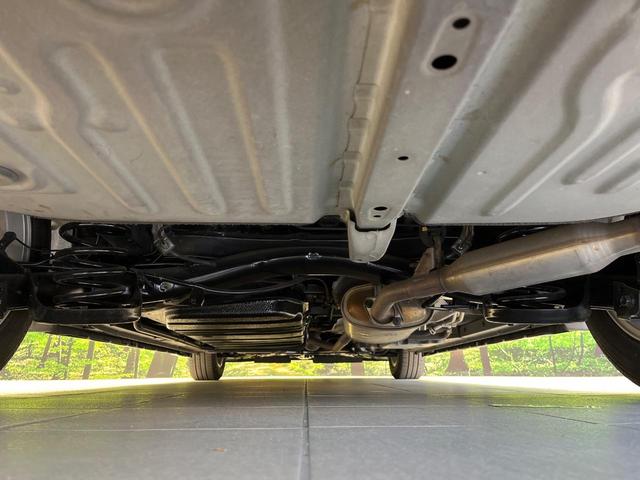 ヴォクシー ハイブリッドＶ　モデリスタエアロ　両側電動ドア　純正９型ナビ　後席モニター　バックカメラ　禁煙車　スマートキー　ＬＥＤヘッド　ビルトインＥＴＣ　クルーズコントロール　オートライト　デュアルエアコン（20枚目）