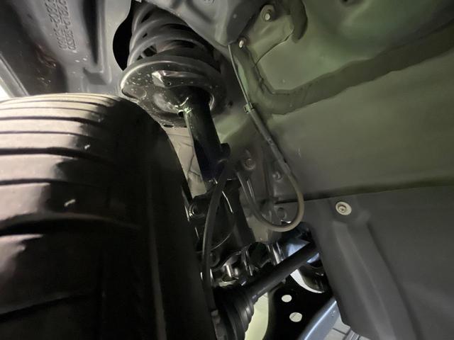 ヴォクシー ハイブリッドＶ　モデリスタエアロ　両側電動ドア　純正９型ナビ　後席モニター　バックカメラ　禁煙車　スマートキー　ＬＥＤヘッド　ビルトインＥＴＣ　クルーズコントロール　オートライト　デュアルエアコン（21枚目）