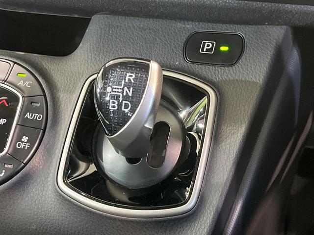 ヴォクシー ハイブリッドＶ　モデリスタエアロ　両側電動ドア　純正９型ナビ　後席モニター　バックカメラ　禁煙車　スマートキー　ＬＥＤヘッド　ビルトインＥＴＣ　クルーズコントロール　オートライト　デュアルエアコン（23枚目）