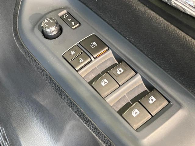 ヴォクシー ハイブリッドＶ　モデリスタエアロ　両側電動ドア　純正９型ナビ　後席モニター　バックカメラ　禁煙車　スマートキー　ＬＥＤヘッド　ビルトインＥＴＣ　クルーズコントロール　オートライト　デュアルエアコン（35枚目）