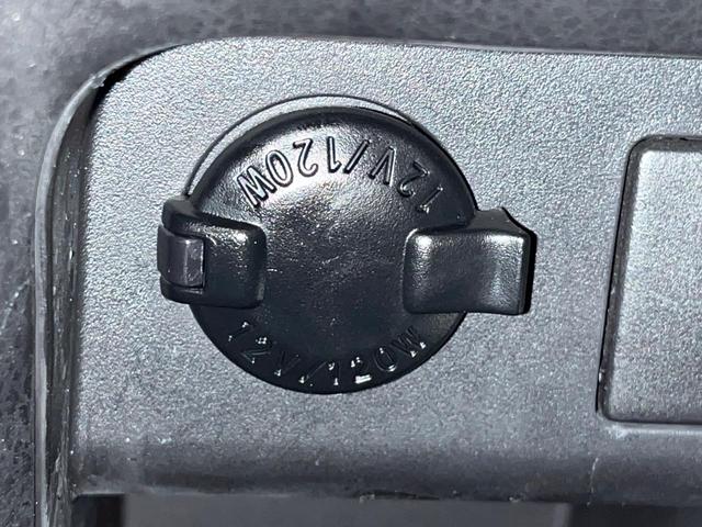 ヴォクシー ハイブリッドＶ　モデリスタエアロ　両側電動ドア　純正９型ナビ　後席モニター　バックカメラ　禁煙車　スマートキー　ＬＥＤヘッド　ビルトインＥＴＣ　クルーズコントロール　オートライト　デュアルエアコン（36枚目）