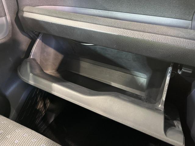 ヴォクシー ハイブリッドＶ　モデリスタエアロ　両側電動ドア　純正９型ナビ　後席モニター　バックカメラ　禁煙車　スマートキー　ＬＥＤヘッド　ビルトインＥＴＣ　クルーズコントロール　オートライト　デュアルエアコン（48枚目）