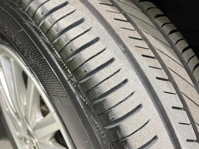 ヴォクシー ハイブリッドＶ　モデリスタエアロ　両側電動ドア　純正９型ナビ　後席モニター　バックカメラ　禁煙車　スマートキー　ＬＥＤヘッド　ビルトインＥＴＣ　クルーズコントロール　オートライト　デュアルエアコン（60枚目）