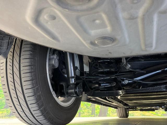 ヴォクシー ハイブリッドＶ　モデリスタエアロ　両側電動ドア　純正９型ナビ　後席モニター　バックカメラ　禁煙車　スマートキー　ＬＥＤヘッド　ビルトインＥＴＣ　クルーズコントロール　オートライト　デュアルエアコン（61枚目）