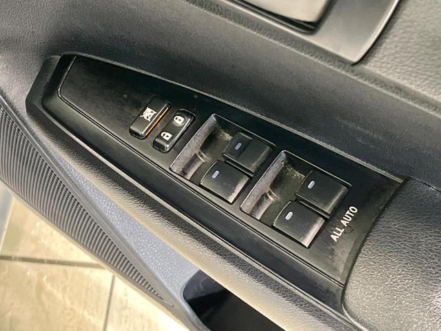 カローラフィールダー ハイブリッド EX SDナビ バックカメラ 衝突被害軽減システム 禁煙車 スマートキー ビルトインETC オートハイビーム 車線逸脱警報 オートライト オートエアコン CD(29枚目)